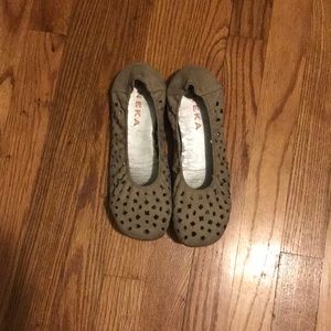 Eneka tan suede flats size 7.5